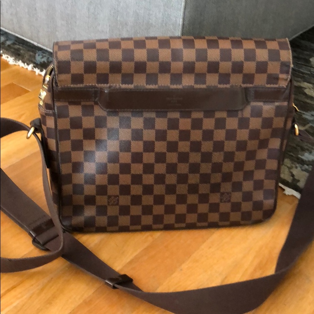 Louis Vuitton messenger bag - Picture 2 of 5